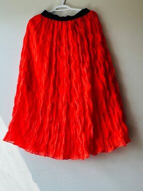 PepalovesVibrant Red Crinkle Pleated Circle Skirt with Black Waistband